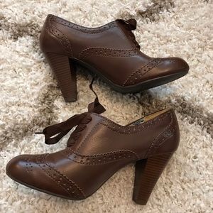 American Eagle oxford lace up heel ankle boots